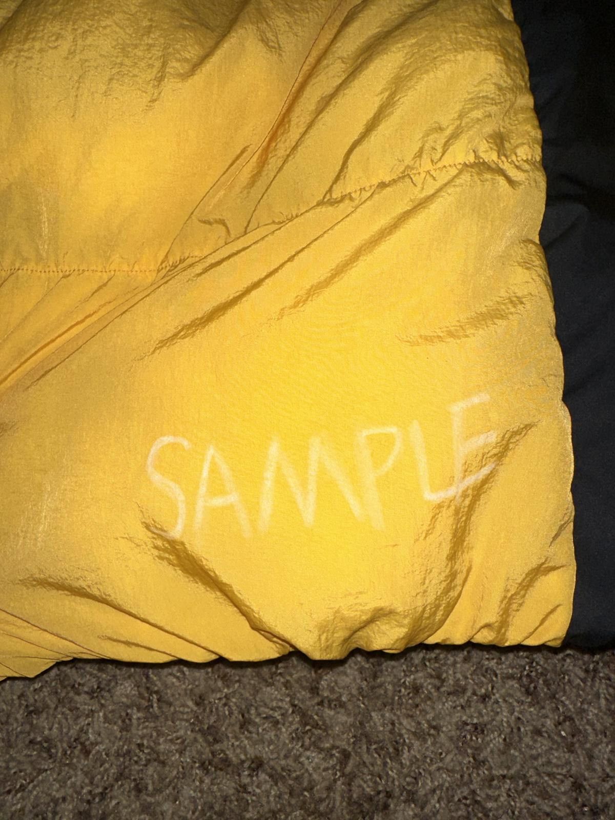 Designer Nike Jordan Essentials Puffer Coat Yellow Black Sample Size US M / EU 48-50 / 2 - 7 Thumbnail