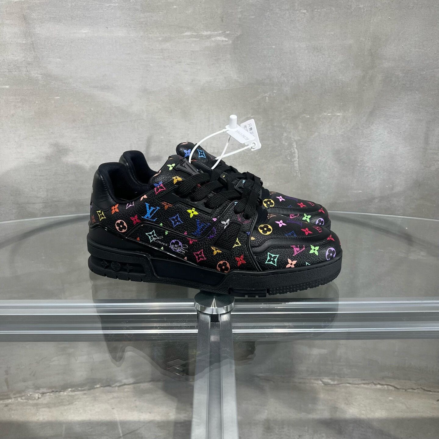 Louis Vuitton louis vuitton multicolor trainer size 38 Size US 5.5 / EU 38 - 4 Thumbnail