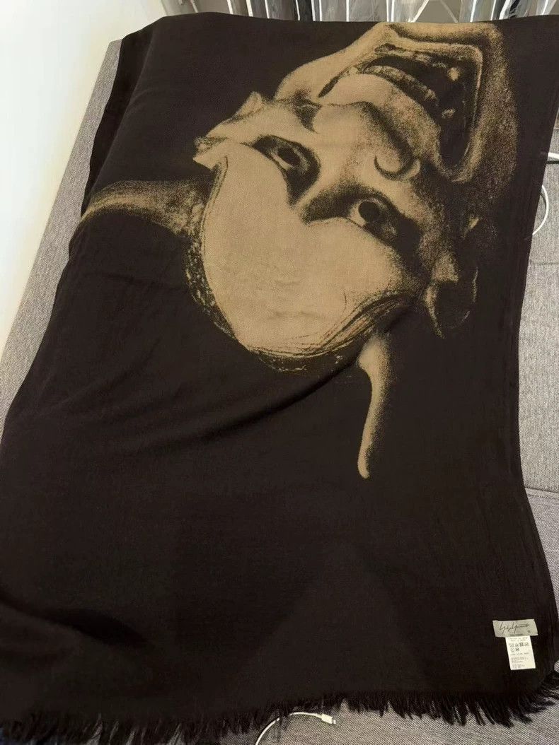 Yohji Yamamoto Yohji Yamamoto Yohji Yamamoto Illustration Shawl Scarf-250 Size ONE SIZE - 1 Thumbnail