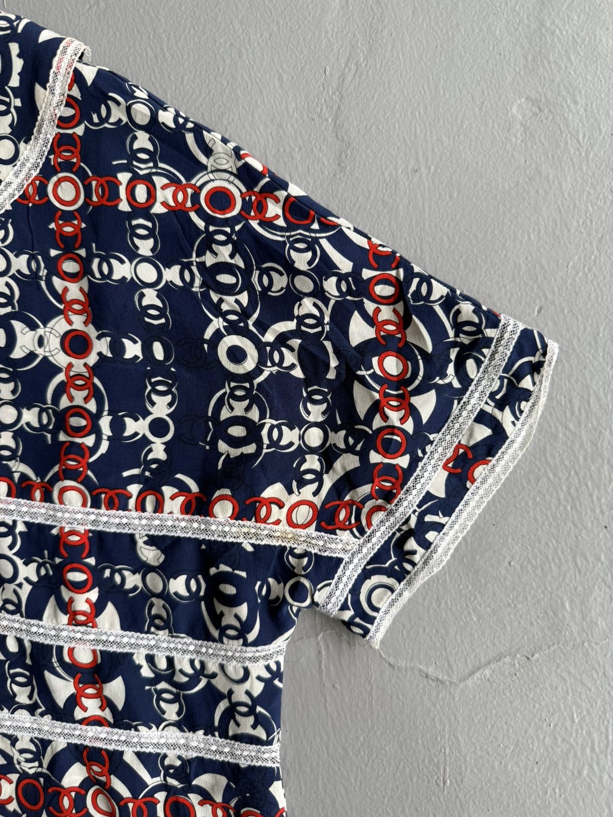 Chanel 2007 Archive Chanel Silk All-Over-Print Blouse Size S / US 4 / IT 40 - 4 Thumbnail