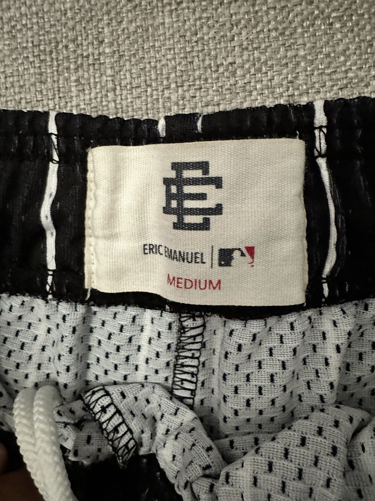 Eric Emanuel × MLB Eric Emanuel x MLB Basic Short Chicago White Sox size Medium Size US 32 / EU 48 - 3 Thumbnail