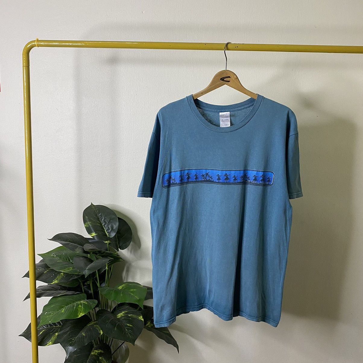 Vintage Vintage 2000s Hawaii Surf Tee Size US L / EU 52-54 / 3 - 1 Thumbnail