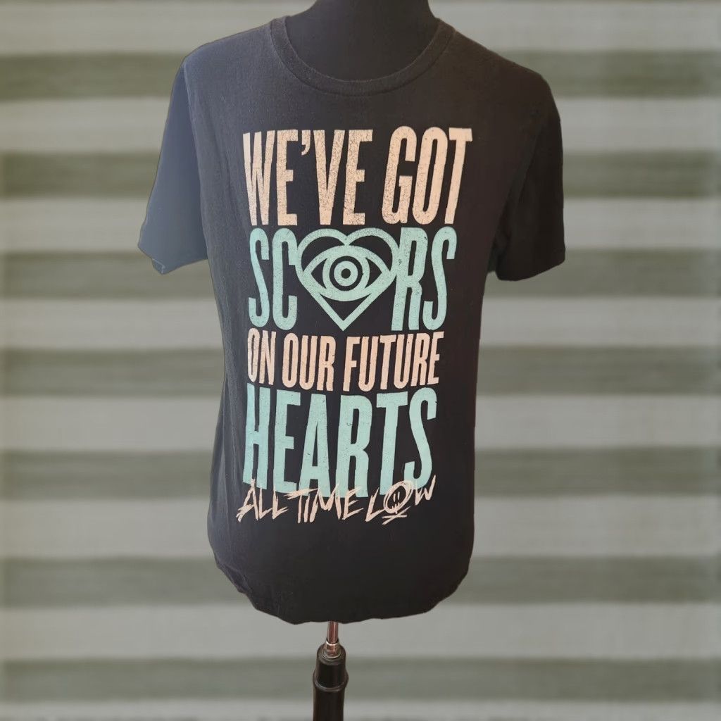 Vintage All Time Low Future Hearts Black Short Sleeve T-Shirt Size Large Mens Band Graphic Print Crew Neck Cotton Size US L / EU 52-54 / 3 - 1 Preview