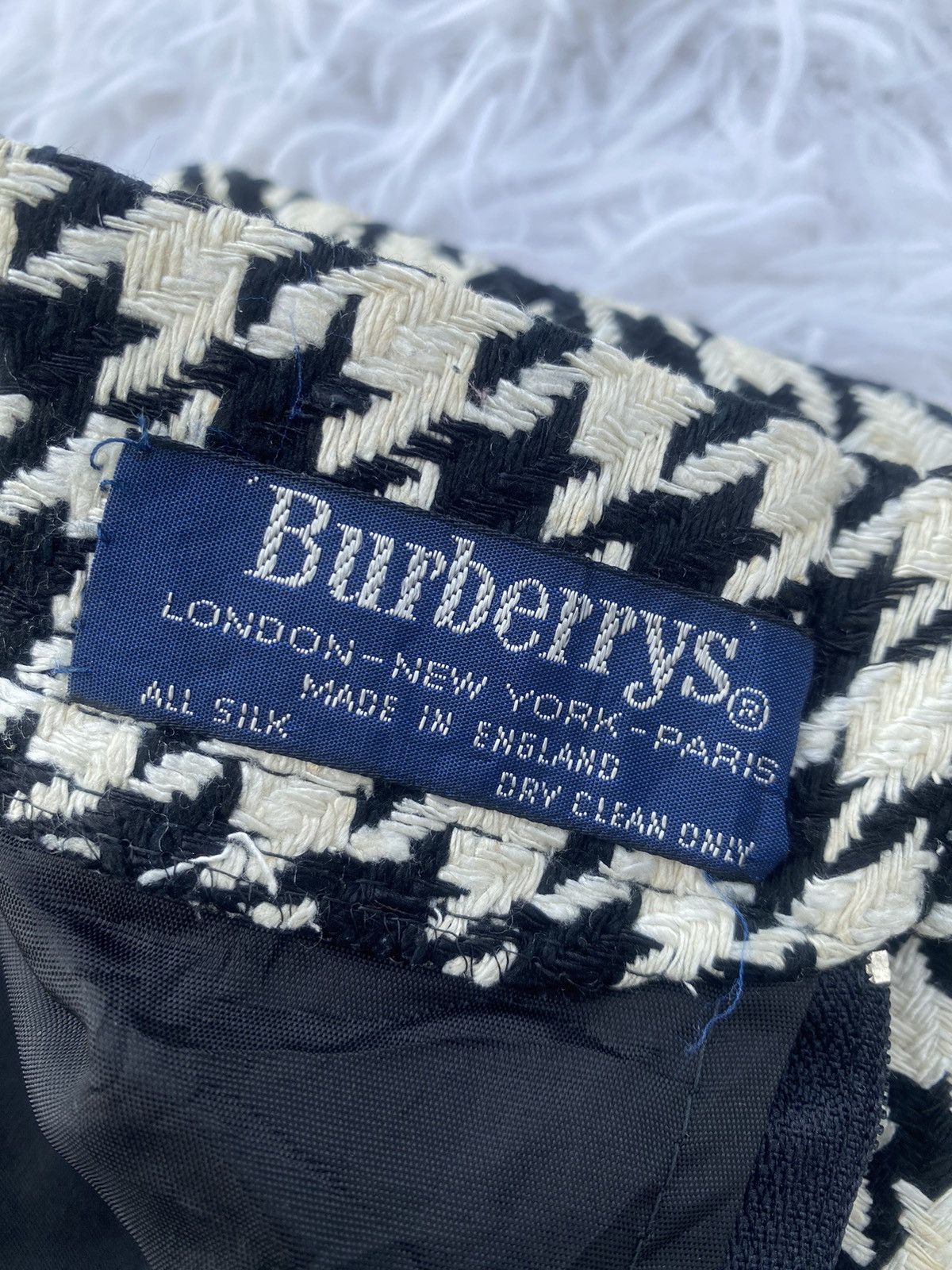 Burberry Rare Vintage Burberry Monogram Skirt Size 28" / US 6 / IT 42 - 11 Thumbnail