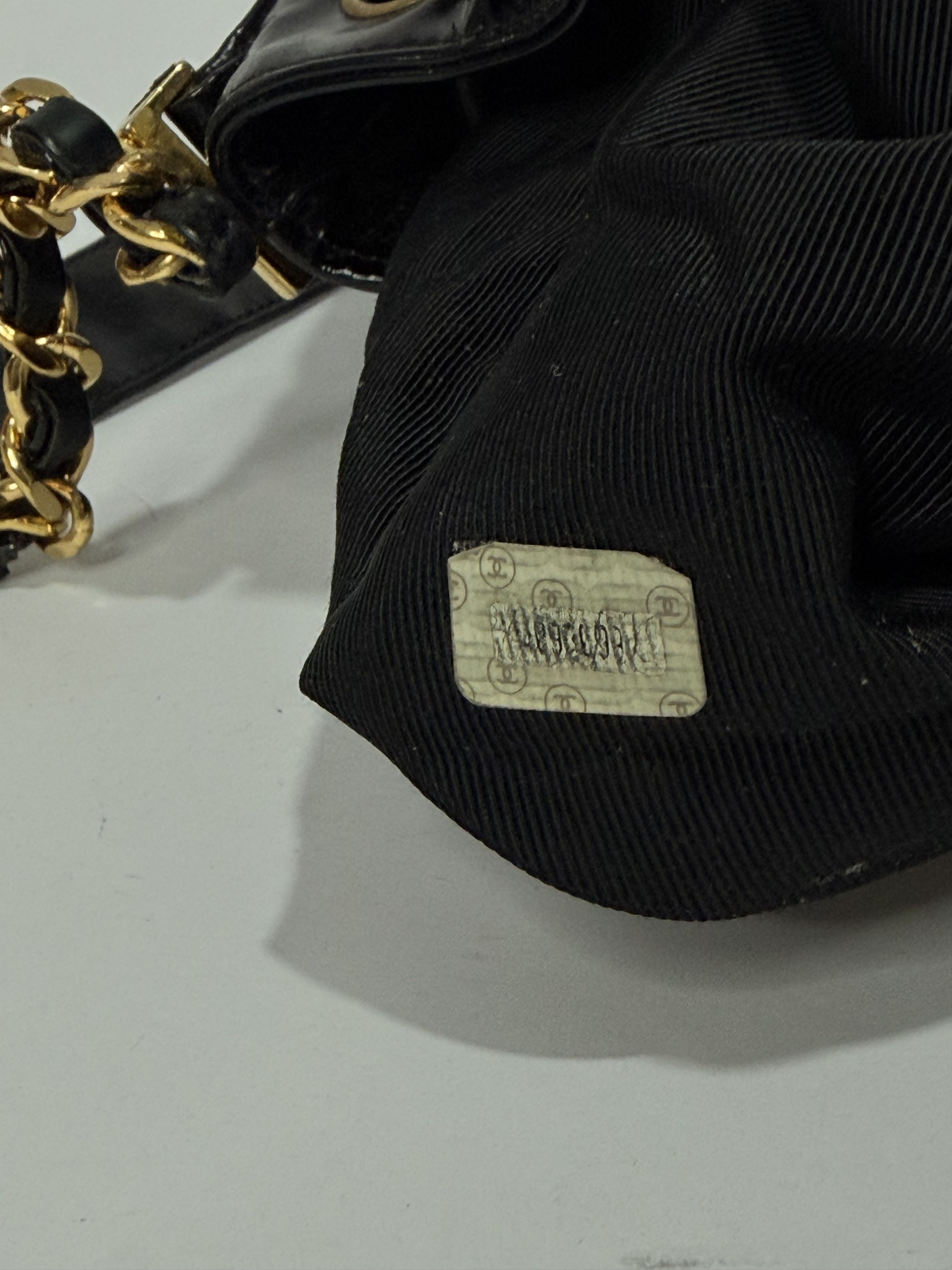 Chanel Vintage Chanel CC Patent Bucket Bag Size ONE SIZE - 13 Thumbnail