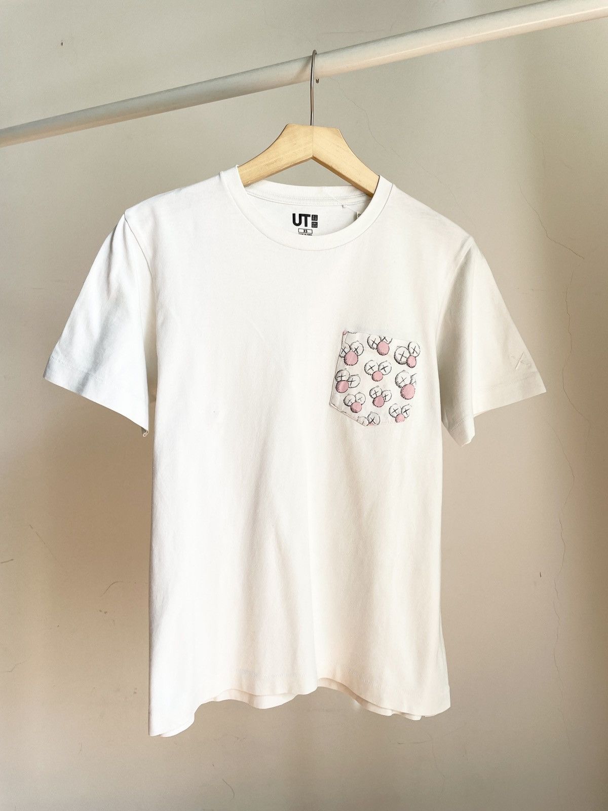 Kaws × Uniqlo RARE 🌸 Uniqlo x Kaws Supreme Companion Printed Pocket Tee Size US XS / EU 42 / 0 - 2 Thumbnail