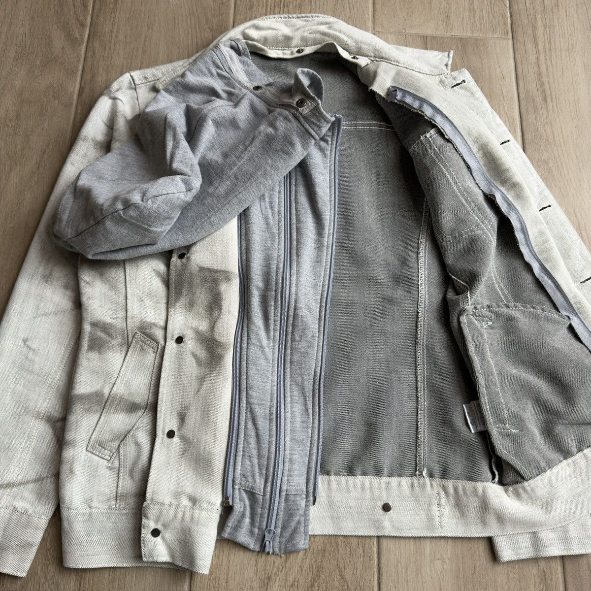 In The Attic 2000s Hybrid Layer Hooded Marble Wash Denim Trucker Jacket Size US M / EU 48-50 / 2 - 4 Thumbnail
