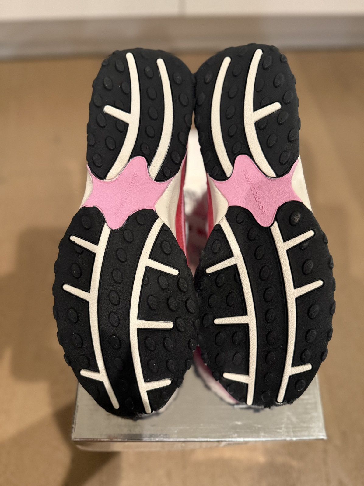 Kith × New Balance New Balance x Kith 204L Pink Silver U204LKTH 8.5 Men’s Size US 8.5 / EU 41-42 - 7 Thumbnail