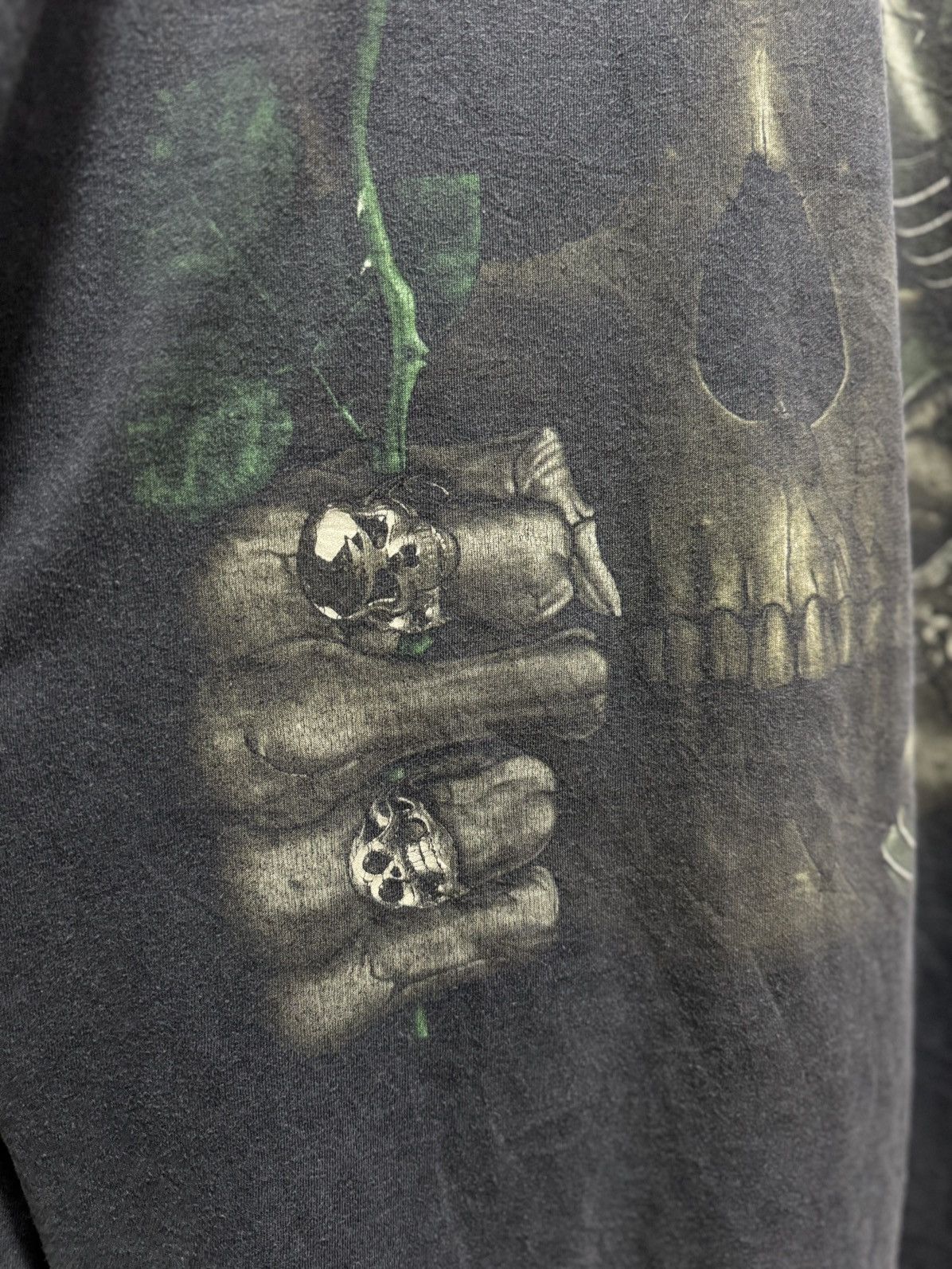 Vintage ROCK CHANG GUN n ROSES SKULLS MIRROR OVERPRINT BOOTLEG L/S Size US XL / EU 56 / 4 - 10 Thumbnail