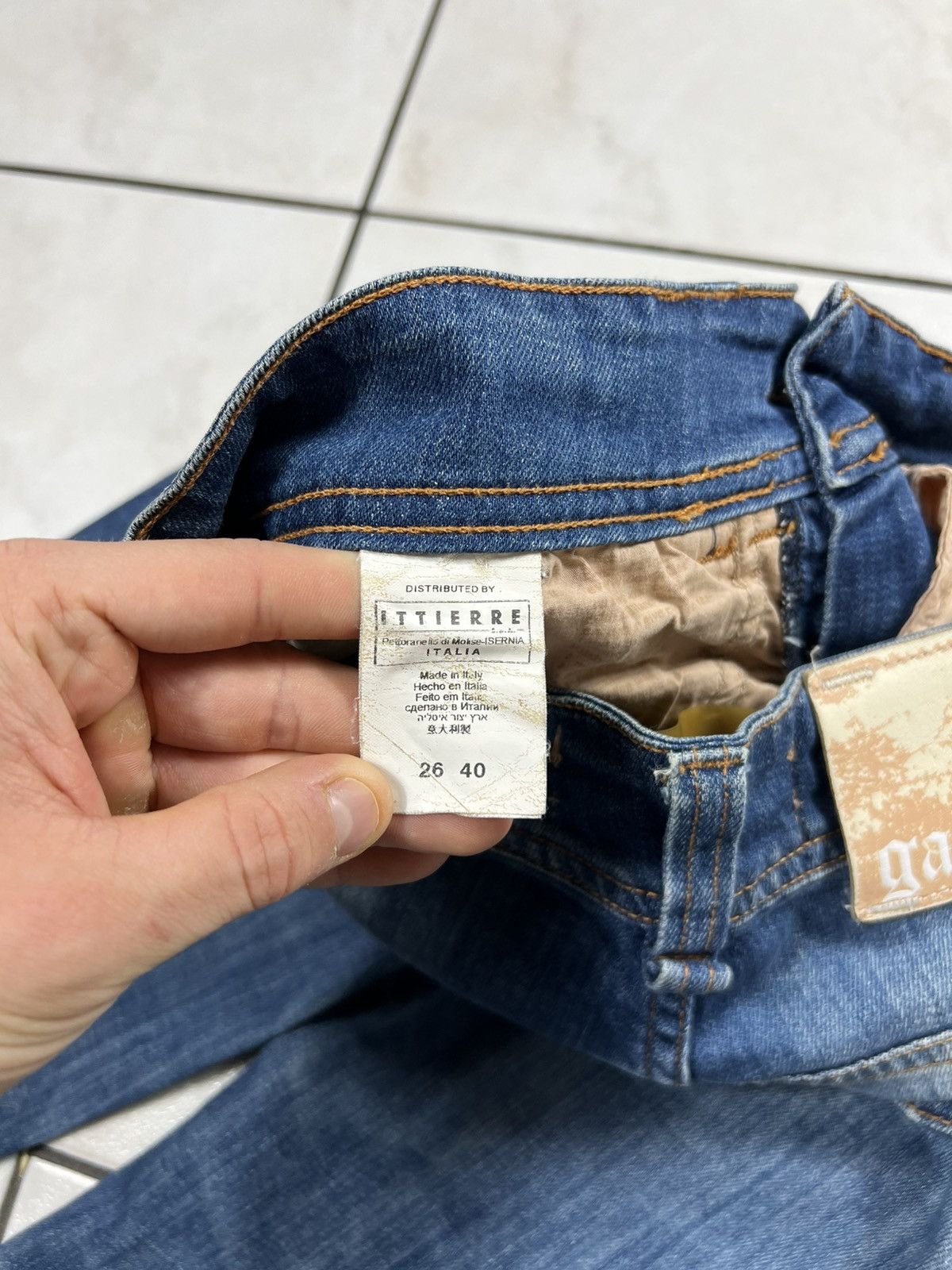John Galliano Vintage John Galliano y2k skinny slim fit jeans washed denim Size 26" / US 2 / IT 38 - 15 Thumbnail