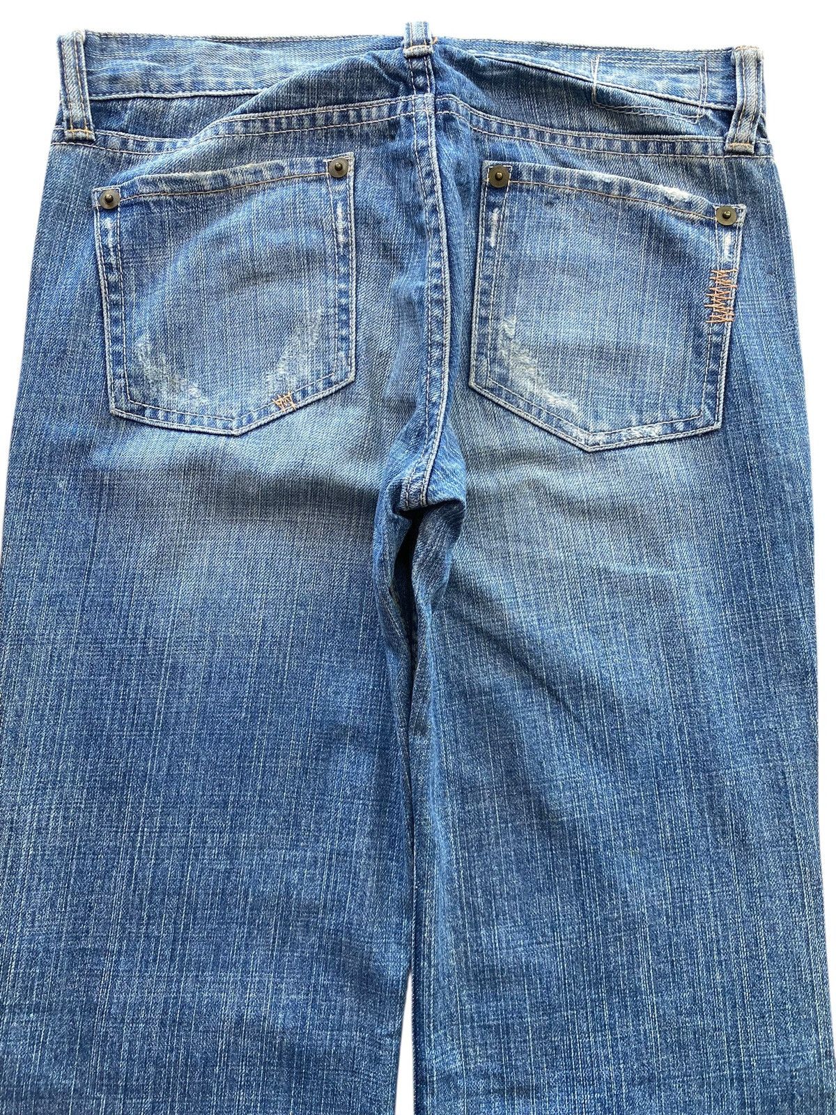 Uniqlo Uniqlo Faded Blue Wash Style Flare Jeans Size US 30 / EU 46 - 4 Thumbnail