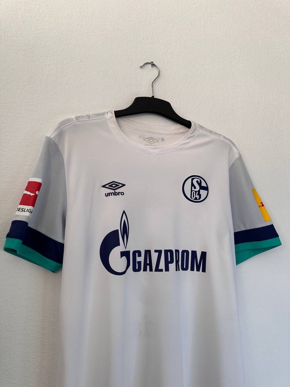 Umbro FC Schalke 04 Away Soccer Jersey Umbro Gazprom Serdar #8 Size US L / EU 52-54 / 3 - 3 Thumbnail