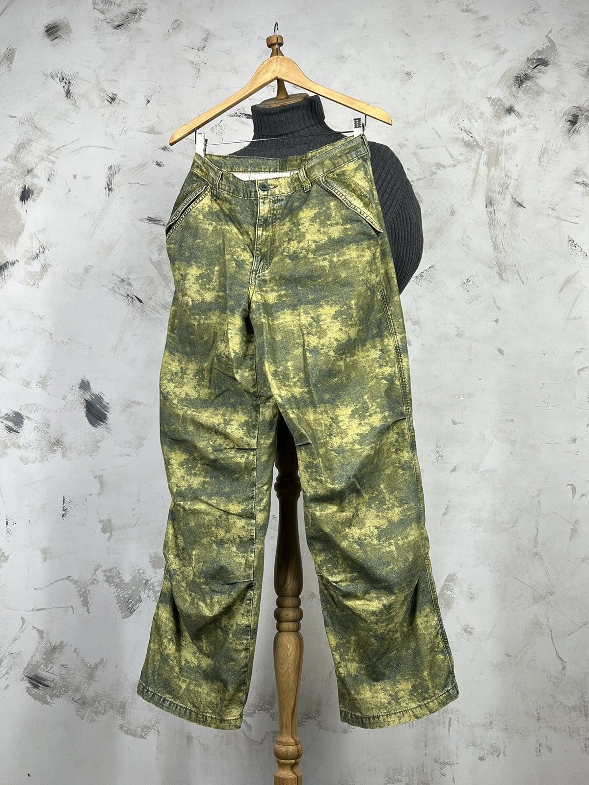 Vintage Vintage Camo Pattern Pants Wide Fit Size S - M Size US 30 / EU 46 - 5 Thumbnail