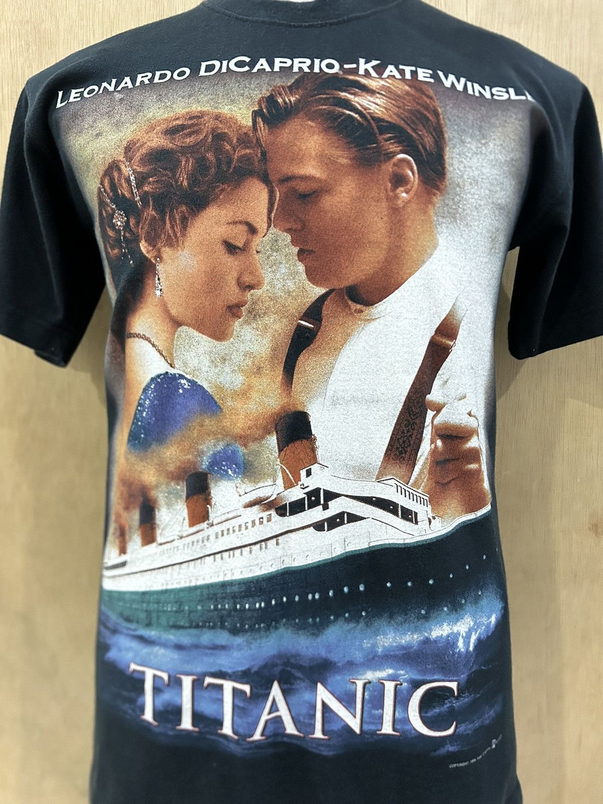 Vintage Vintage 1998 Titanic Leonardo Dicaprio Movie Tee Size US M / EU 48-50 / 2 - 3 Thumbnail