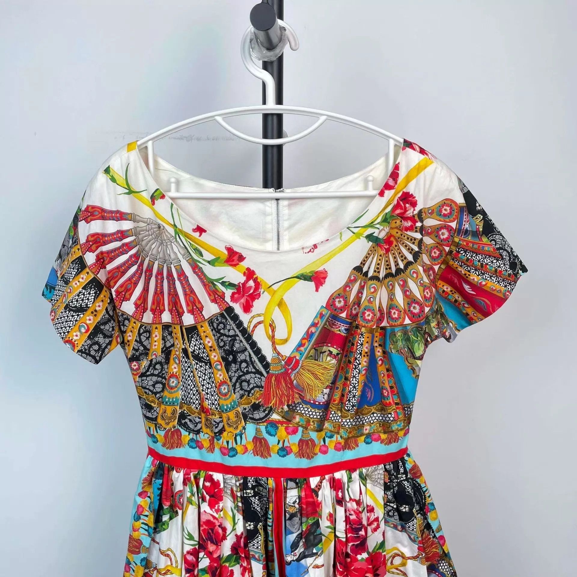 Dolce & Gabbana Dolce & Gabbana 95 New printed dress Size M / US 6-8 / IT 42-44 - 8 Thumbnail