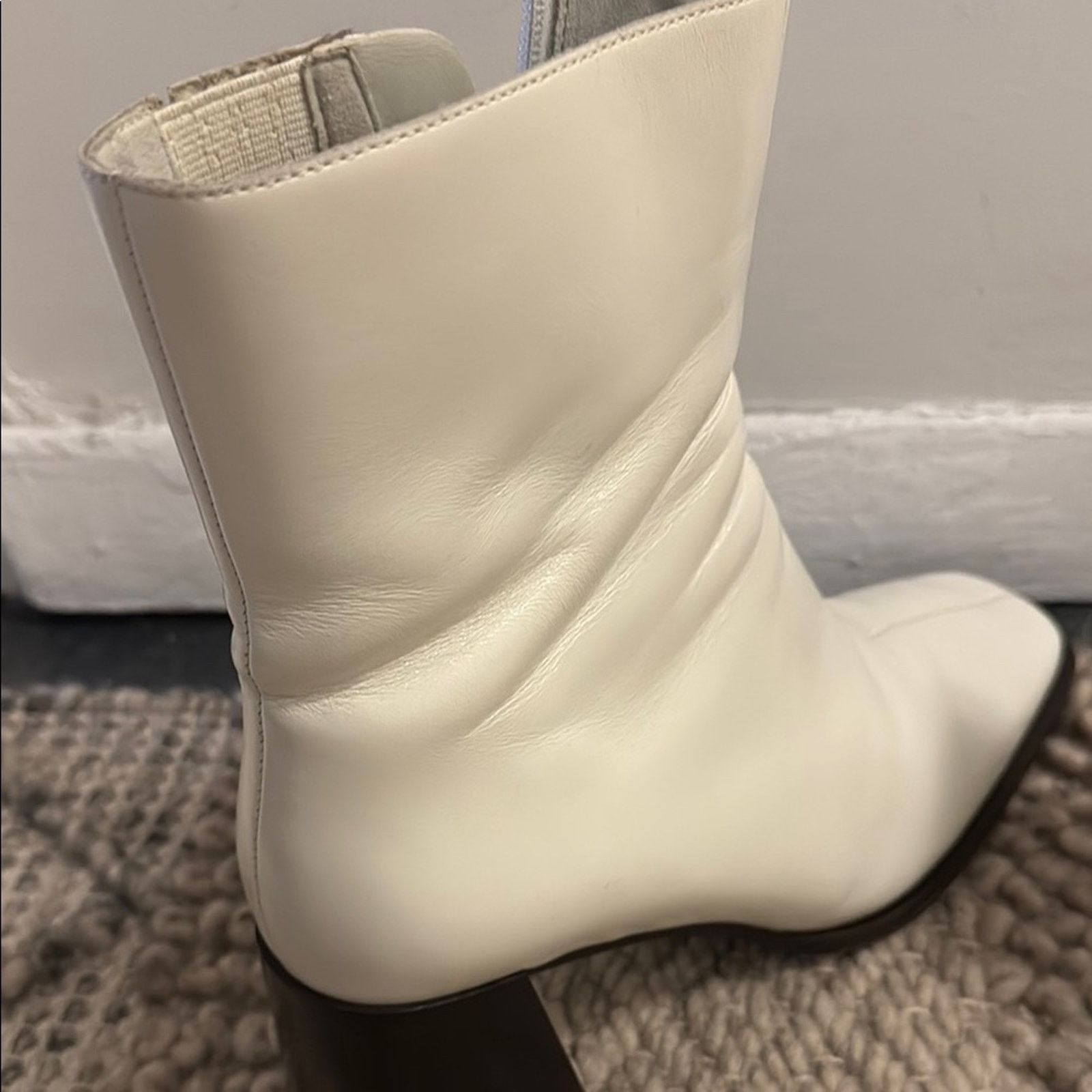 Jeffrey Campbell NWT Jeffrey Campbell White Ankle Boots Size 9 Size US 9 / IT 39 - 7 Thumbnail