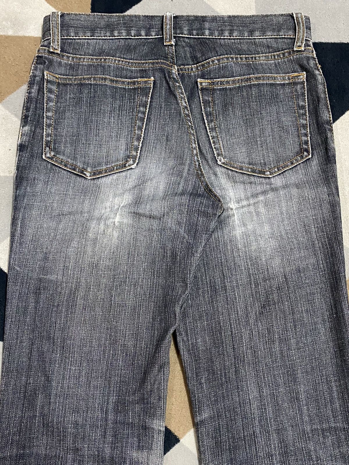 Uniqlo Japanes Uniqlo Black Denim Distressed Flare Jeans Size US 28 / EU 44 - 4 Thumbnail