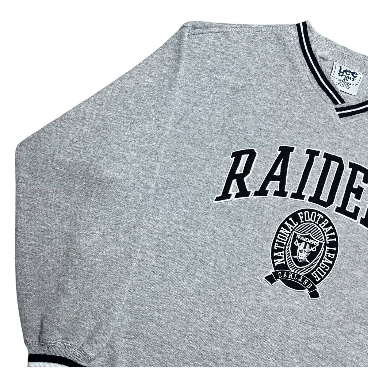 NFL 1990s NFL Oakland Raiders Lee Sport Embroidered Sweatshirt Size US L / EU 52-54 / 3 - 16 Thumbnail