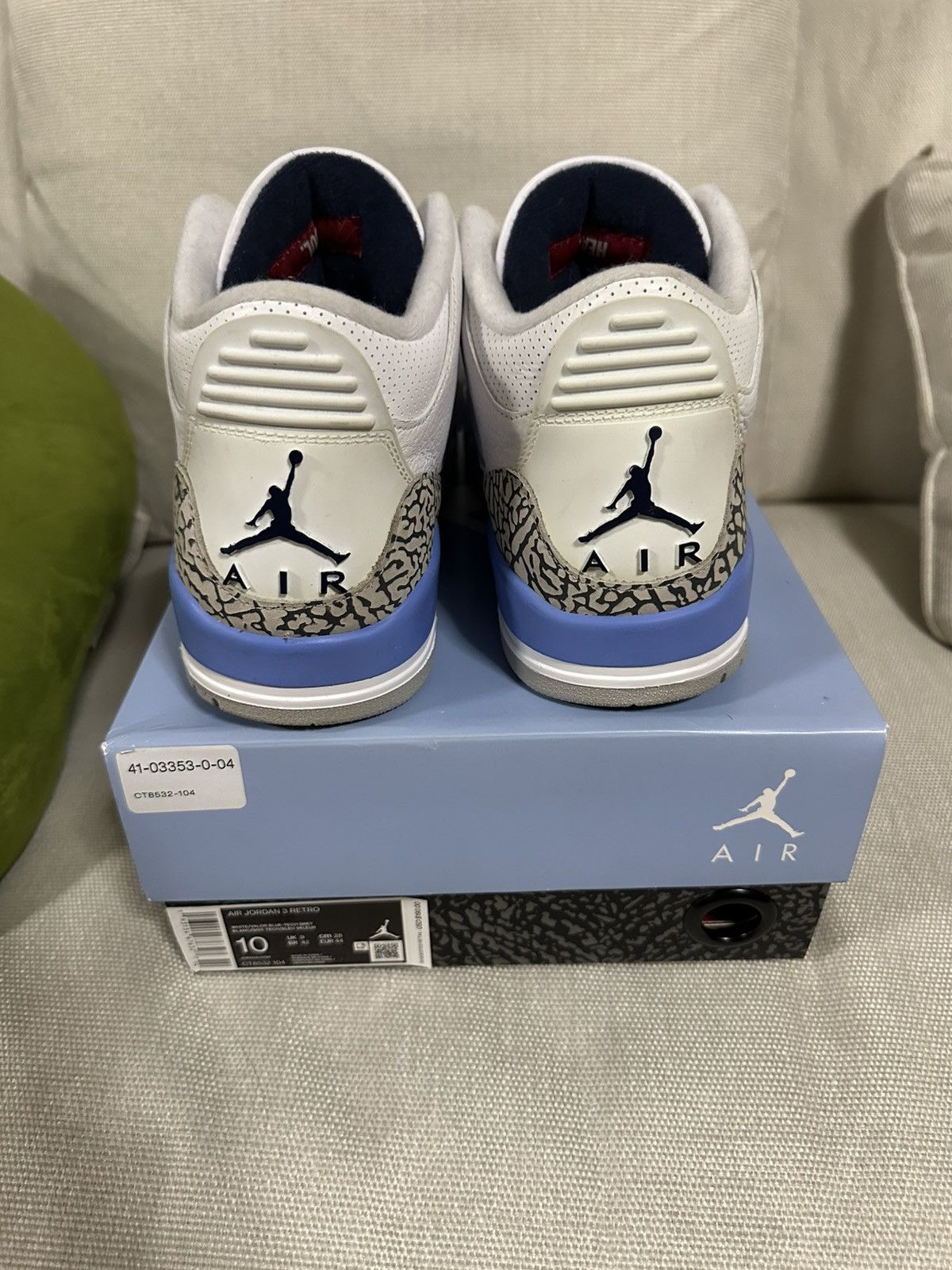 Nike Jordan 3 retro unc (2020) Size US 10 / EU 43 - 4 Thumbnail