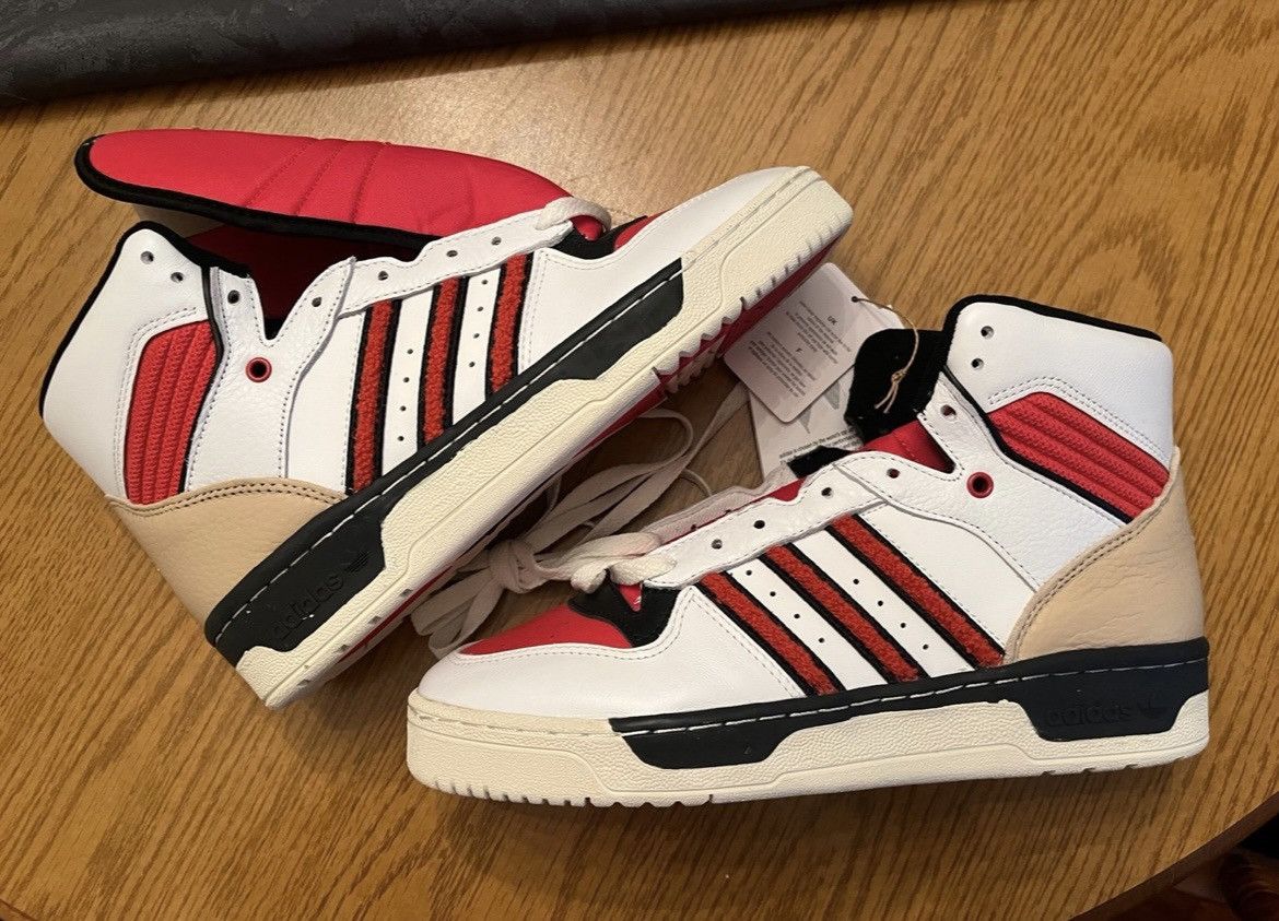 adidas RIVALRY HI 265mm ホワイト/レッド Adidas Rivalry Hi Crystal White/Better Scarlet Women's