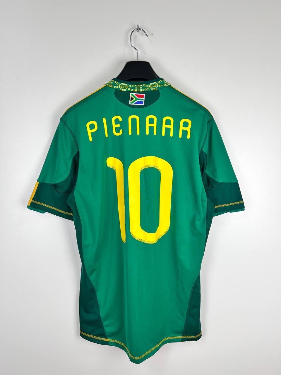 Adidas South African Adidas 2009 Pienaar 10 jersey t-shirts size L Size US L / EU 52-54 / 3 - 2 Thumbnail