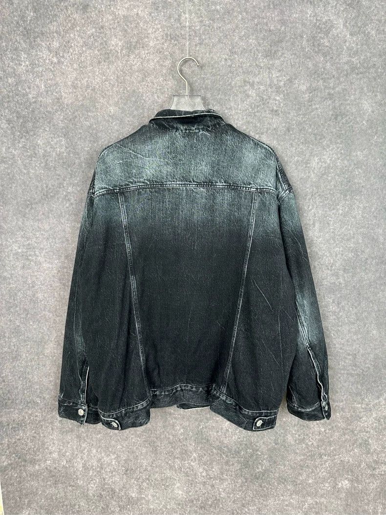 Balenciaga Balenciaga Gradient color washing to make old cowboy cotto Size US L / EU 52-54 / 3 - 2 Thumbnail