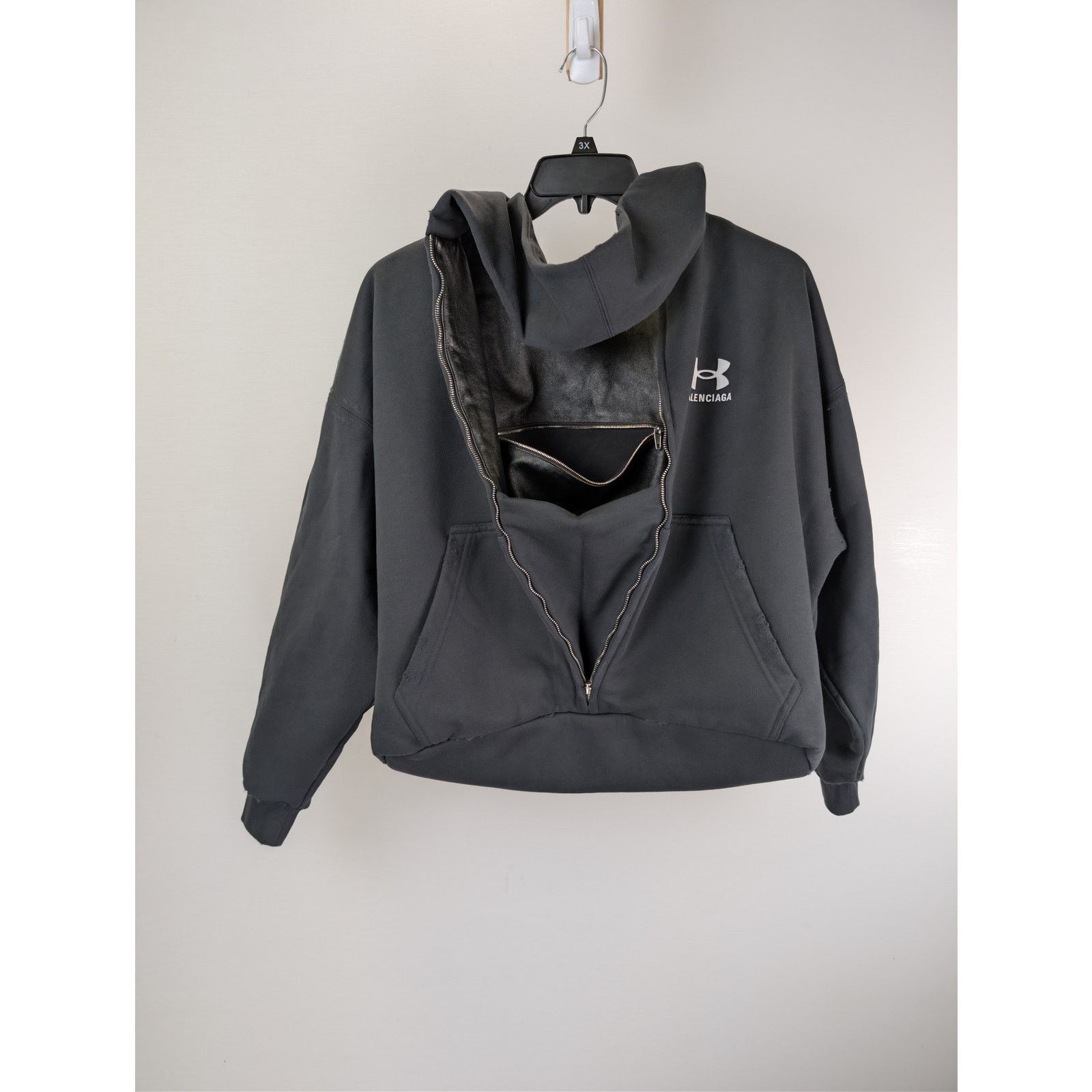 Balenciaga o1rshd1 Size: OS / Hoodie Bag in Black Size ONE SIZE - 22 Thumbnail