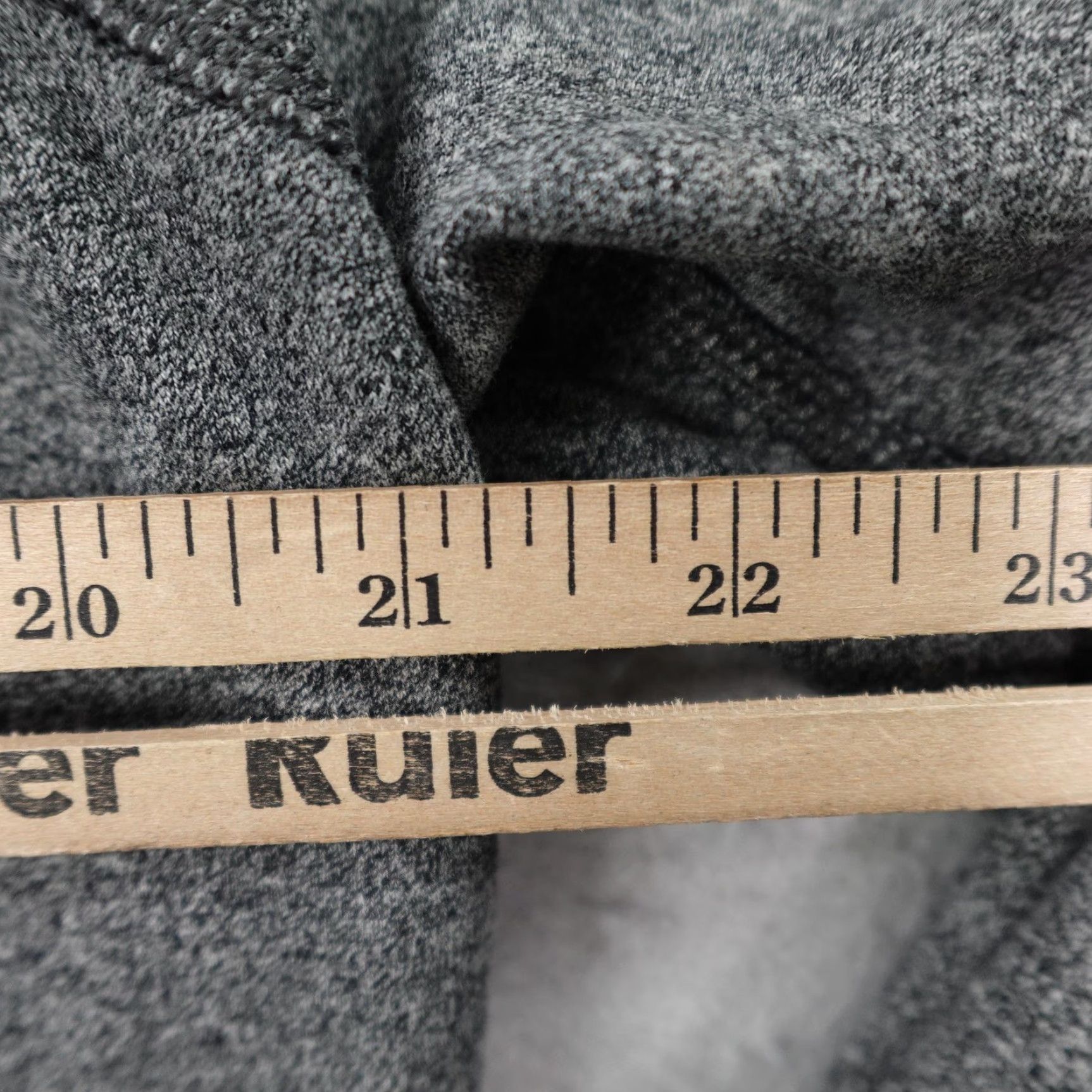 Lululemon Lululemon Hoodie Womens 6 Gray Om & Roam Pullover Sweatshirt Sweater Thumbholes Size M / US 6-8 / IT 42-44 - 5 Thumbnail
