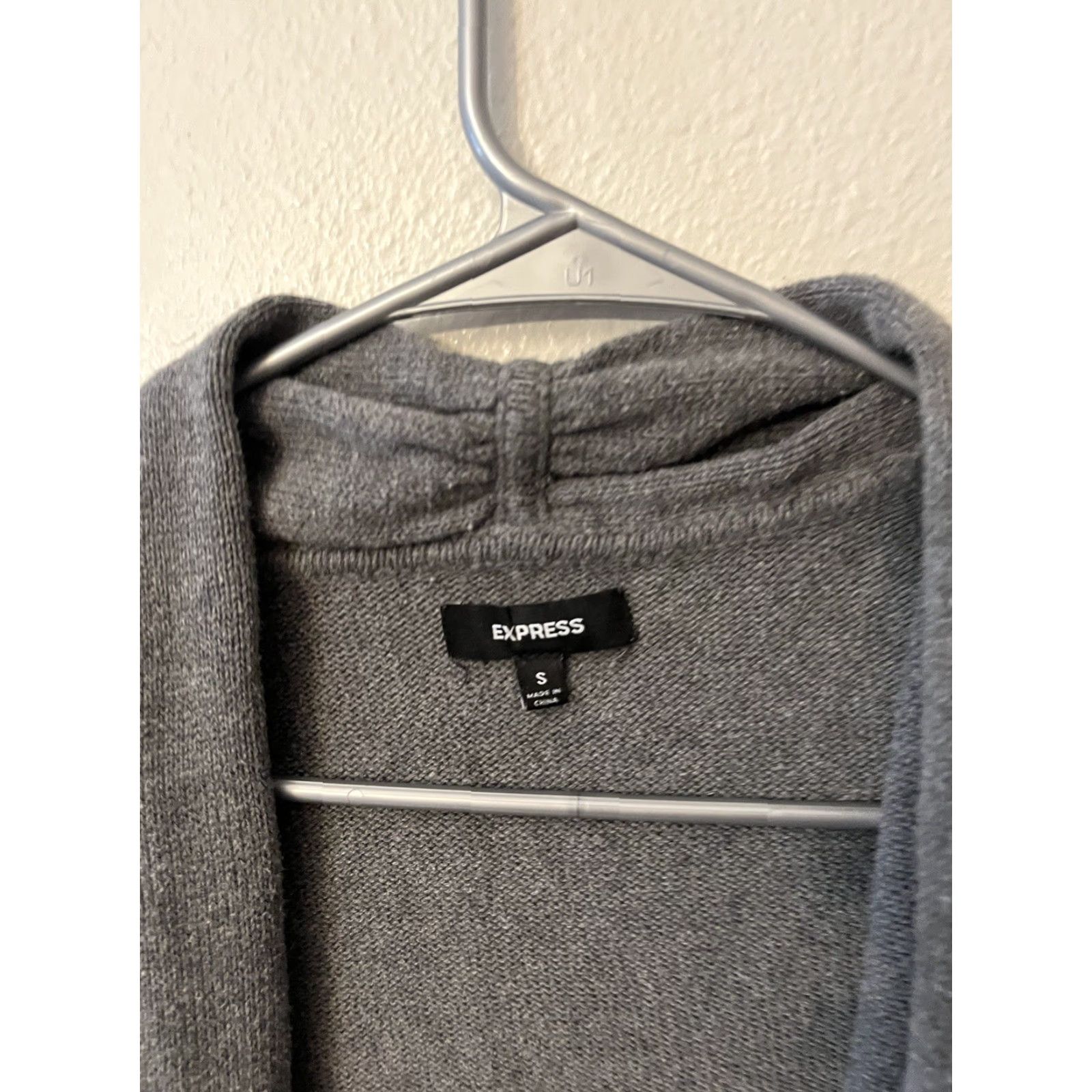 Express Express Cardigan Shirt Women’s Small Gray Long Sleeve Open Lightweight Knit Sweater Size S / US 4 / IT 40 - 2 Thumbnail