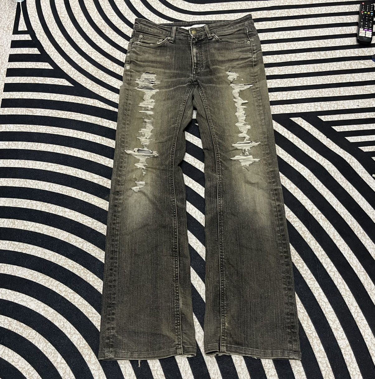 If Six Was Nine 2000s IFSIXWASNINE INSPIRED DISTRESSED FLARE JEANS Size US 30 / EU 46 - 15 Thumbnail