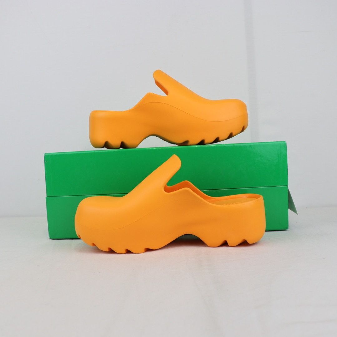 Bottega Veneta o1rshd1 Gel Rubber Flash Slipper Rubber in Tangerine Size US 6 / EU 39 - 1 Thumbnail