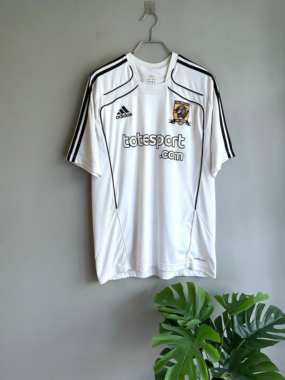 Adidas Adidas Hull City A.F.C. 2010/2011 Home Soccer Jersey, Size L Size US L / EU 52-54 / 3 - 1 Thumbnail