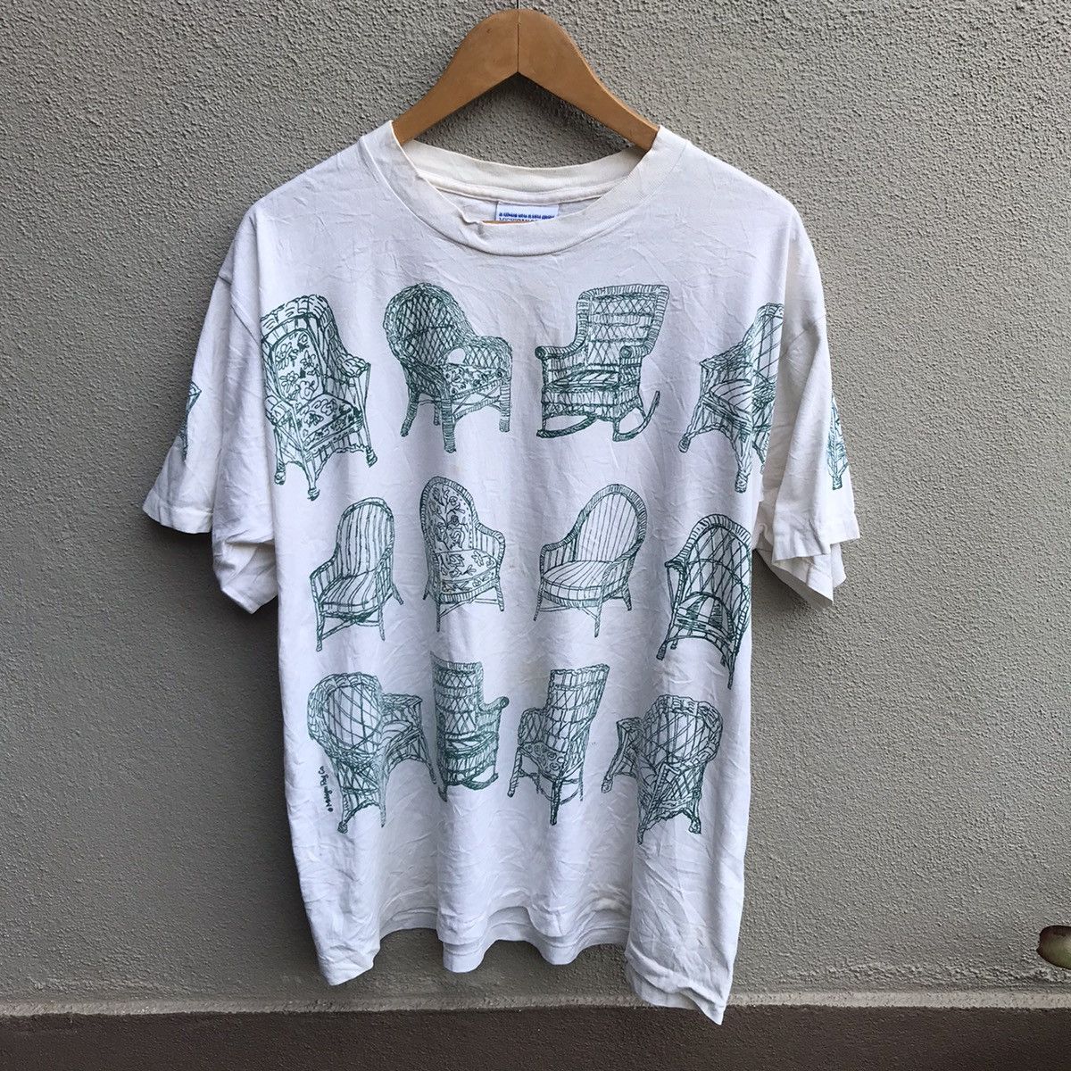 Vintage Vintage 90s RATTAN CHAIR art eames tee all over print Size US L / EU 52-54 / 3 - 1 Thumbnail