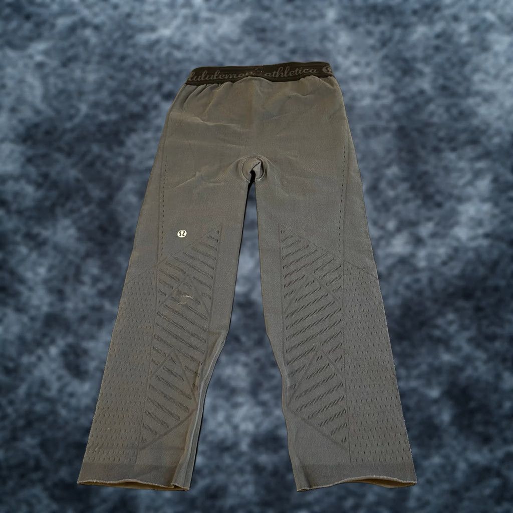 Lululemon Lululemon Ebb To Street Leggings Women Small Gray Seamless Cropped Size 28" / US 6 / IT 42 - 1 Thumbnail