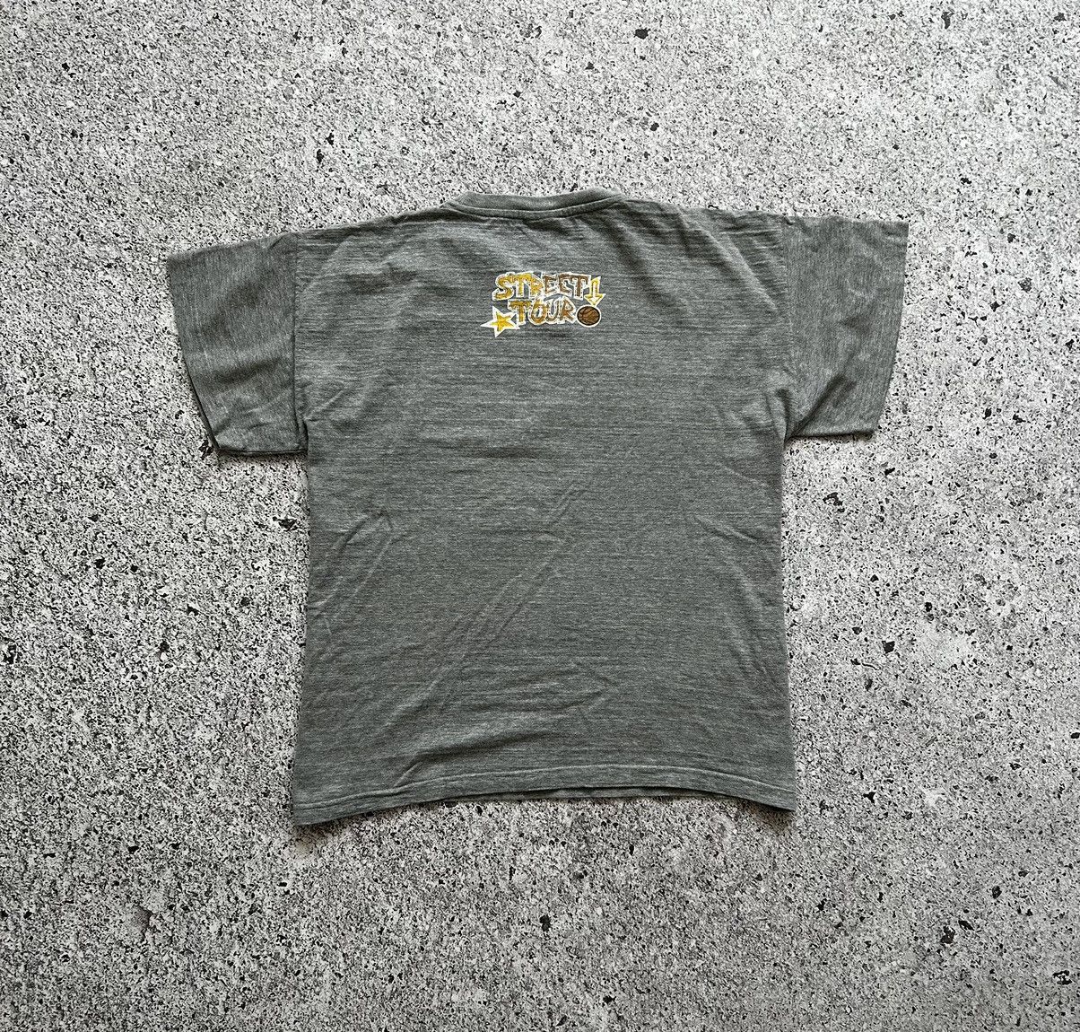 Vintage Vintage 90’s Graphic Tshirt Skateboarder Man with skateboard Size US M / EU 48-50 / 2 - 4 Thumbnail