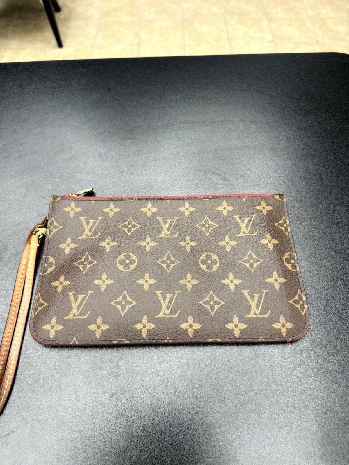 Louis Vuitton Louis Vuitton Neverfull MM Pouch wristlet wallet Size ONE SIZE - 2 Thumbnail
