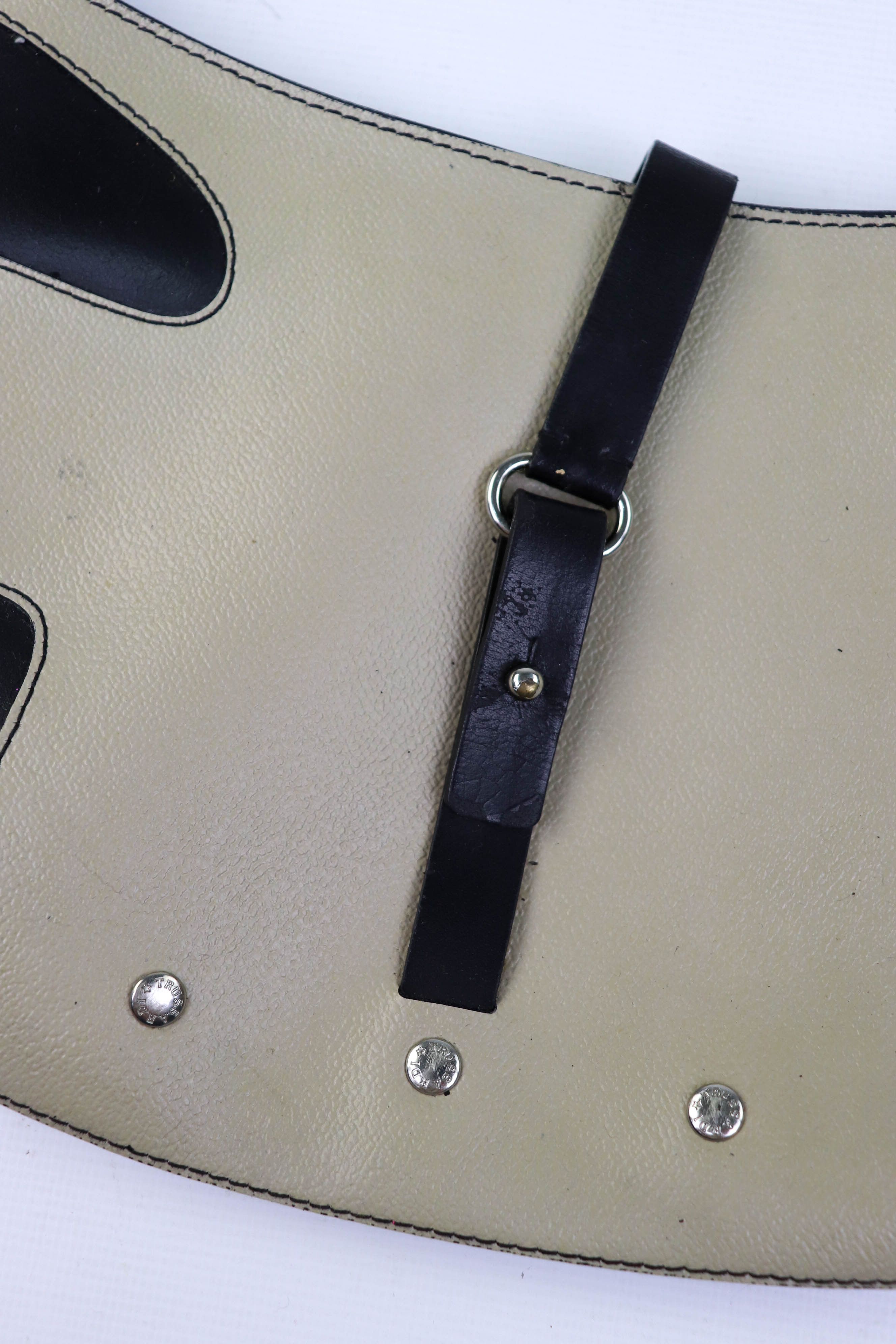 Trussardi Vintage Trussardi Made in Italy Mini Leather Shoulder Bag Size ONE SIZE - 8 Thumbnail