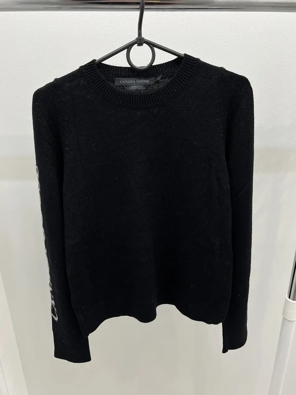 Canada Goose Canada Goose Logo Arm Merino Wool Sweater Size M / US 6-8 / IT 42-44 - 1 Thumbnail