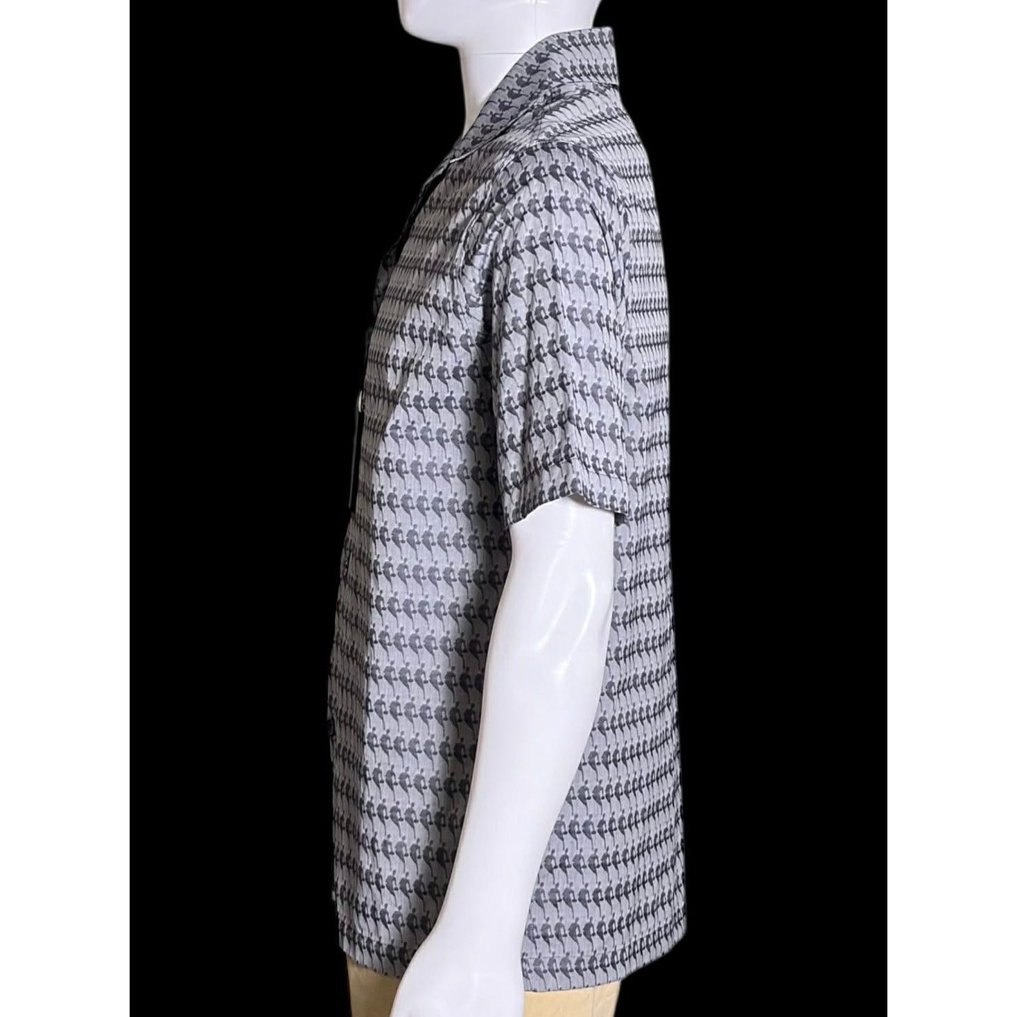 Louis Vuitton Authentic 2021 Louis Vuitton x NBA Monogram Logo Shirt Size US S / EU 44-46 / 1 - 5 Thumbnail