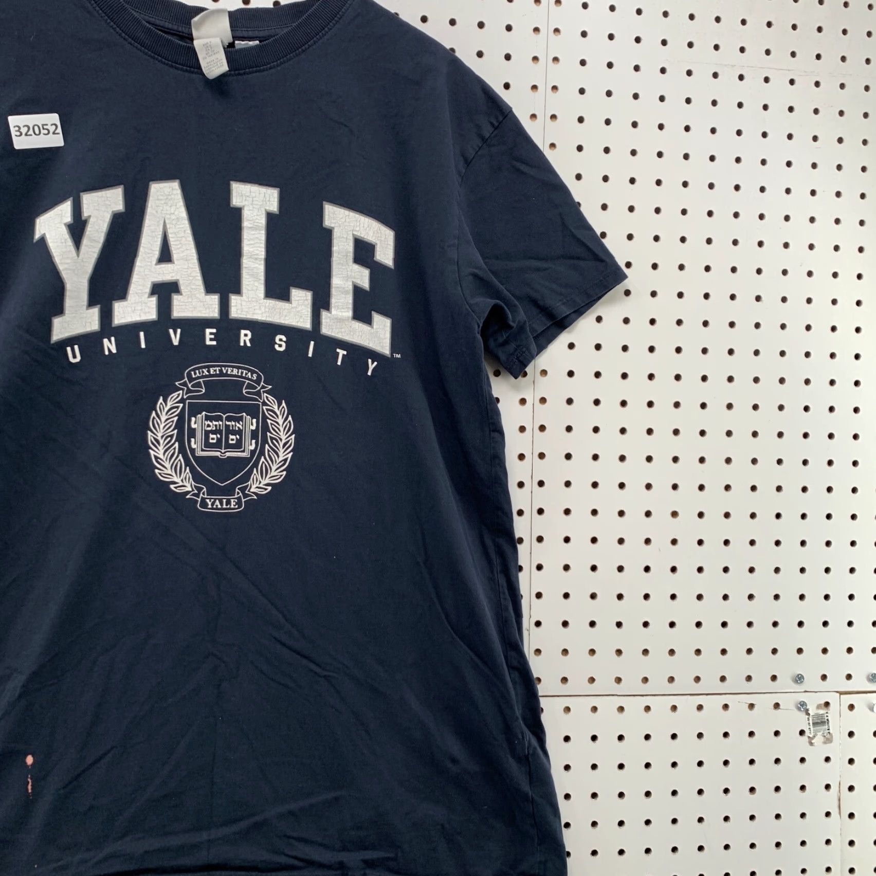 H&M VINTAGE Yale University Shirt Blue Mens Medium Crew Neck Short Sleeve Distressed 90s University Mens Shirt Blue Medium Yale University H&M Size US M / EU 48-50 / 2 - 4 Thumbnail