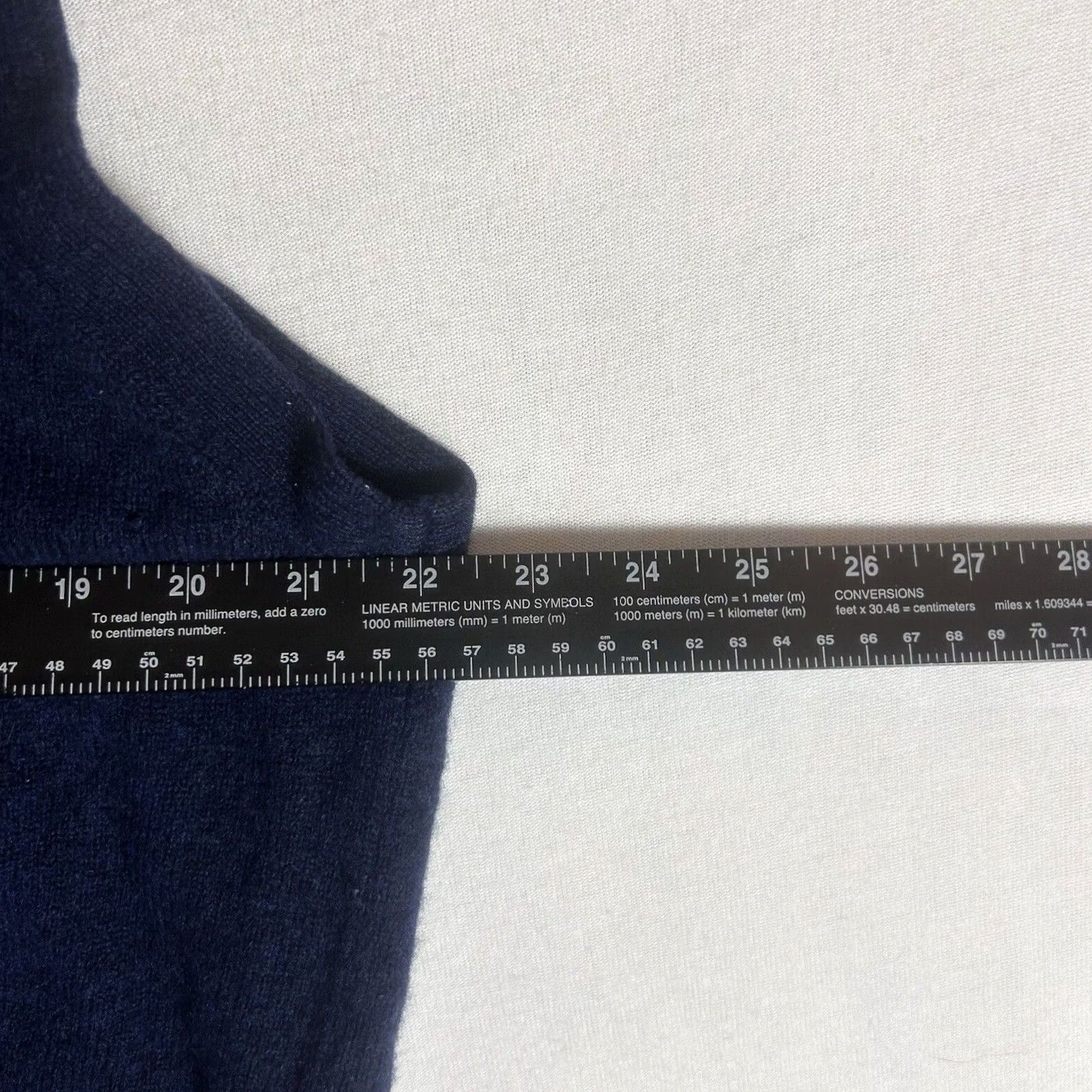 Gap VINTAGE Gap 100% Lambswool Golf Sweater Vest Mens L Blue V-Neck Casual Sold by Gap Size US L / EU 52-54 / 3 - 7 Thumbnail