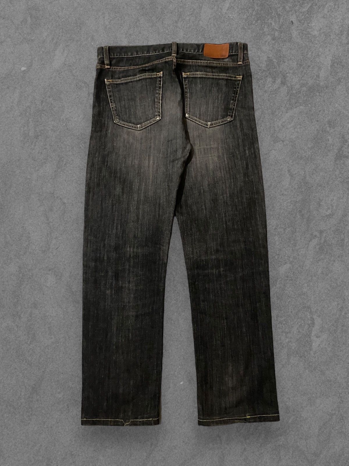 Uniqlo UJ Men Dark Diry Wash Ripped Jeans Denim