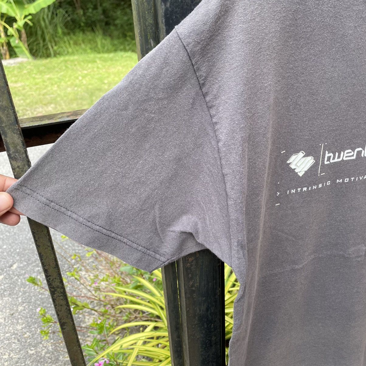 Welcome Skateboards 🔥Vintage 90s Twentyfive Intrinsic Skateboard Sun Faded Tee Size US L / EU 52-54 / 3 - 7 Thumbnail