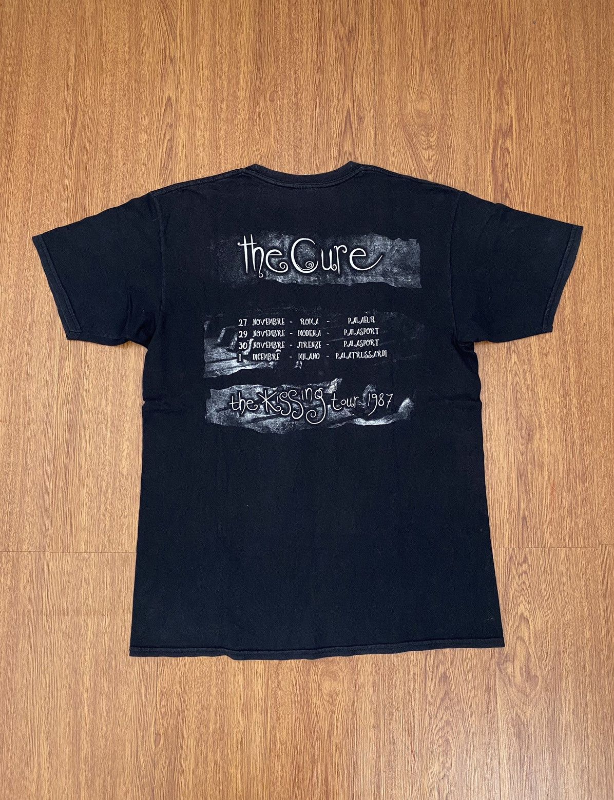 Band Tees The cure "the kissing tour" t-shirt Size US M / EU 48-50 / 2 - 4 Thumbnail