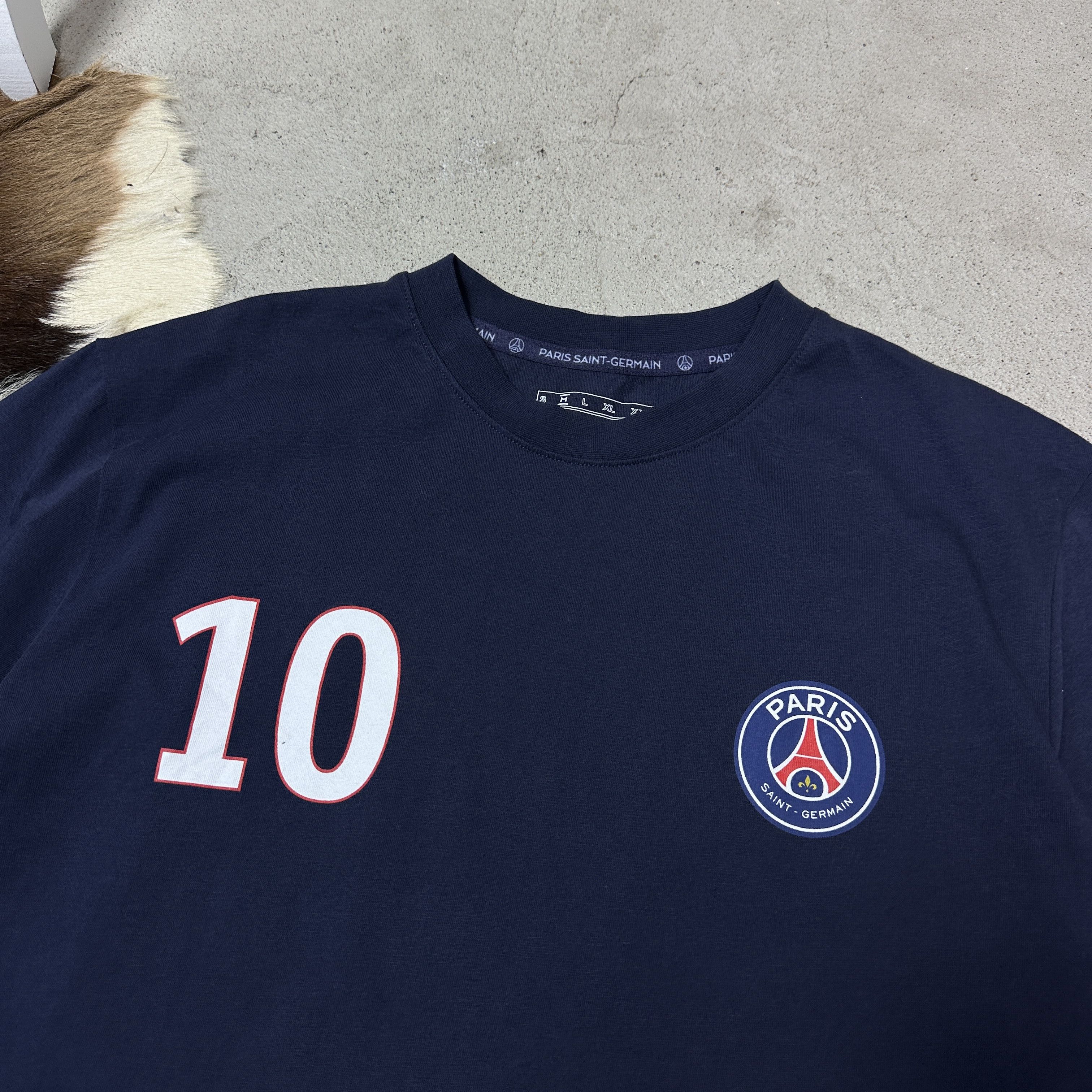 Nike Vintage Sporty Nike PSG Neymar Jr Jersey Y2K Size US M / EU 48-50 / 2 - 4 Thumbnail