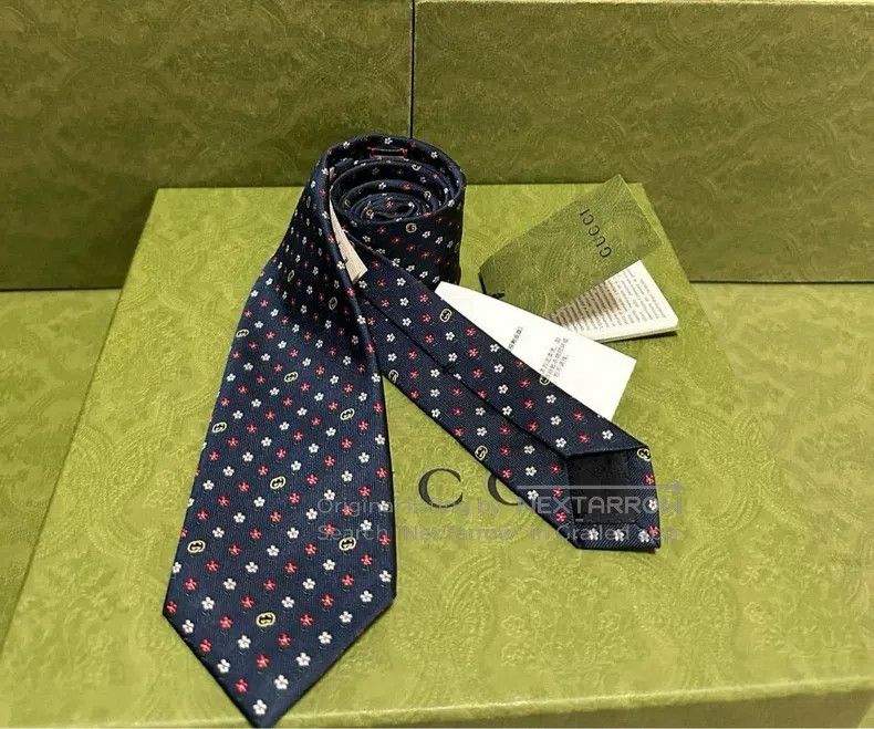 Gucci Gucci Red and white flower embroidered tie Size ONE SIZE - 1 Thumbnail