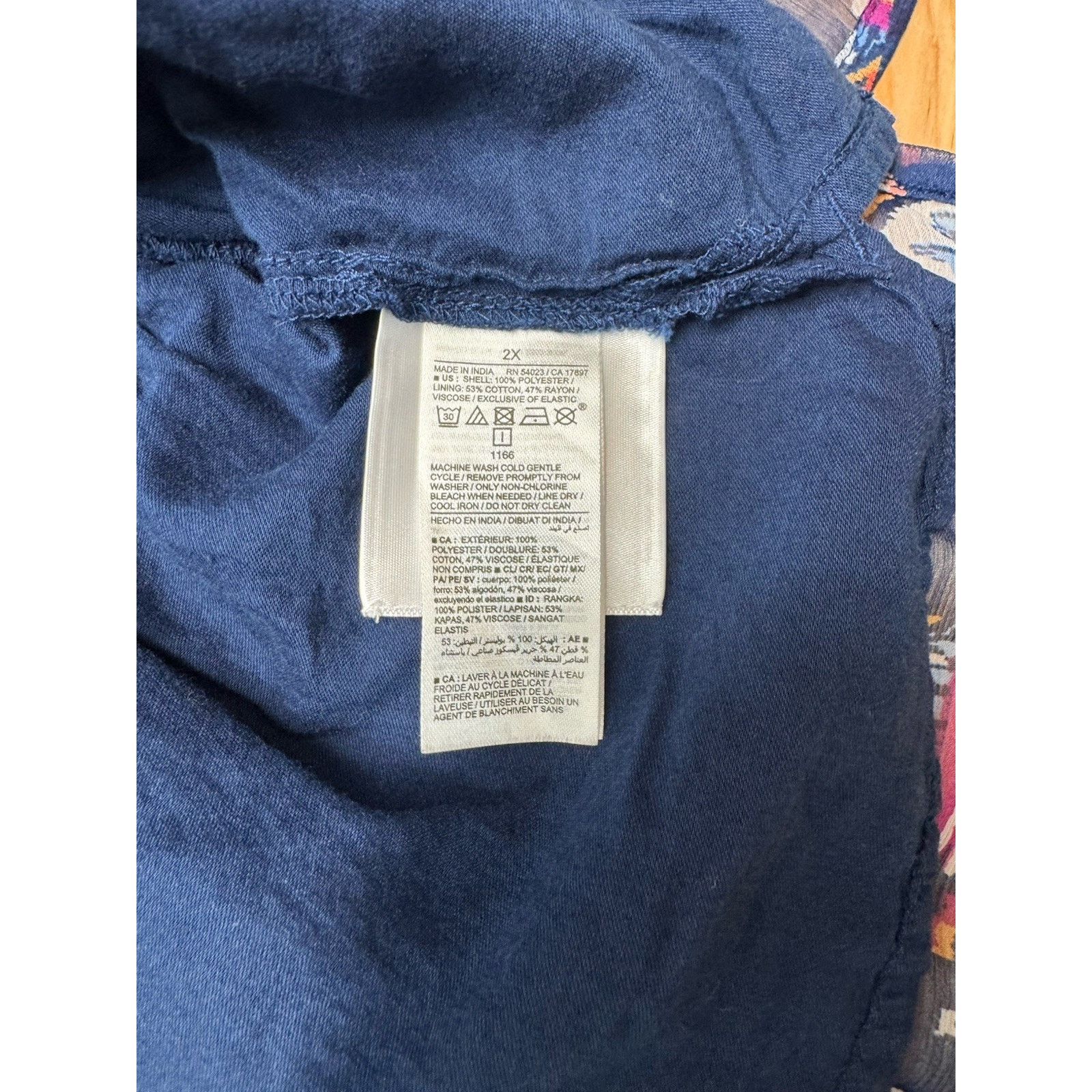Old Navy Old Navy Top Blue V-Neck Blouse Smocked Waist Women’s 2X Size XXL / US 16-18 / IT 52-54 - 9 Thumbnail