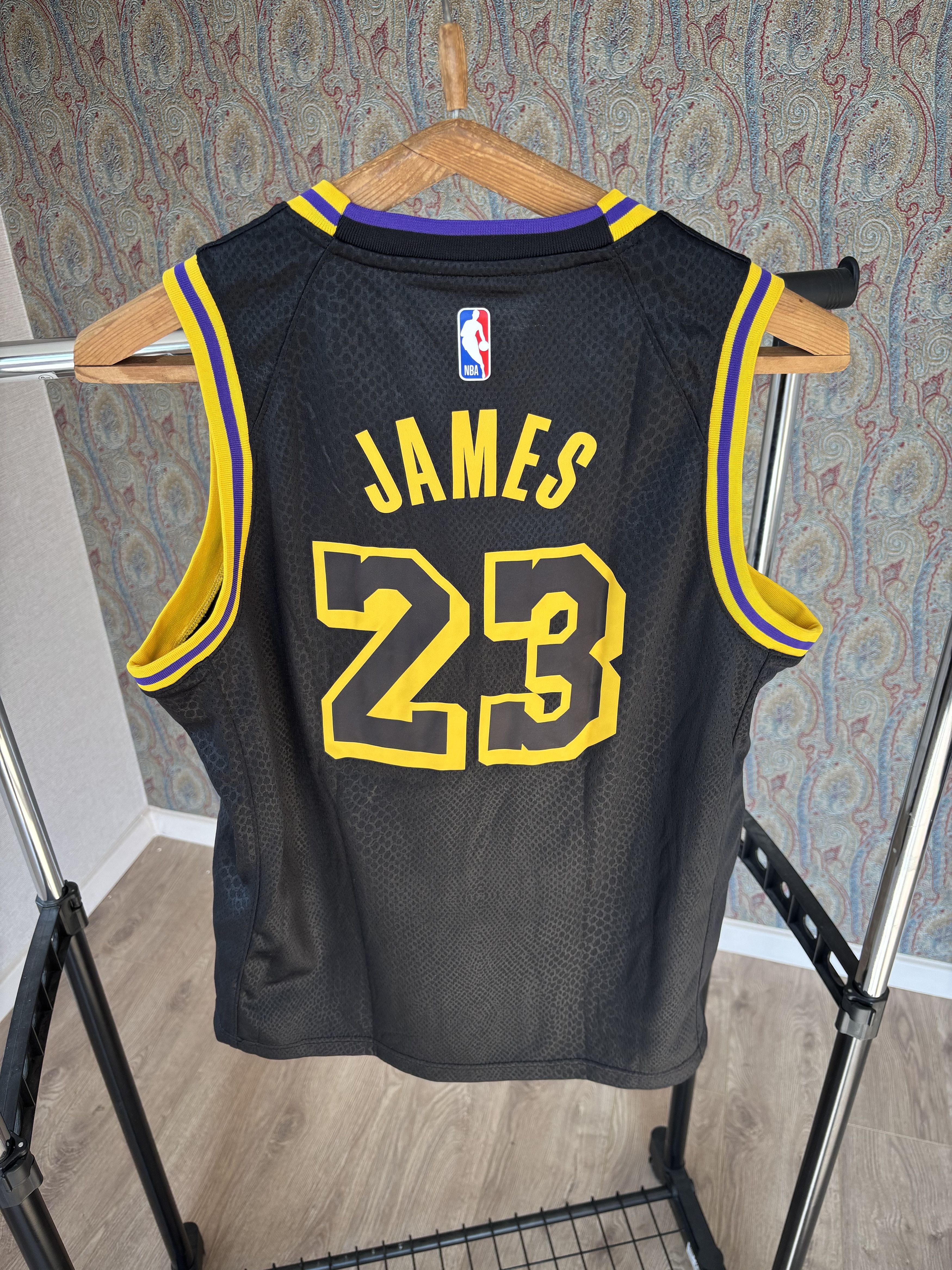 NBA Lebron James Nike Lakers Size US M / EU 48-50 / 2 - 1 Thumbnail