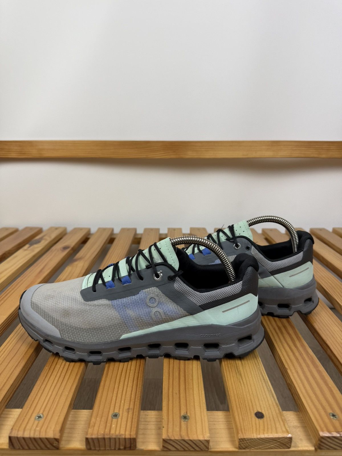 On On Running Cloudvista Men's Running Shoes Size 41 Size US 8 / EU 41 - 1 Thumbnail