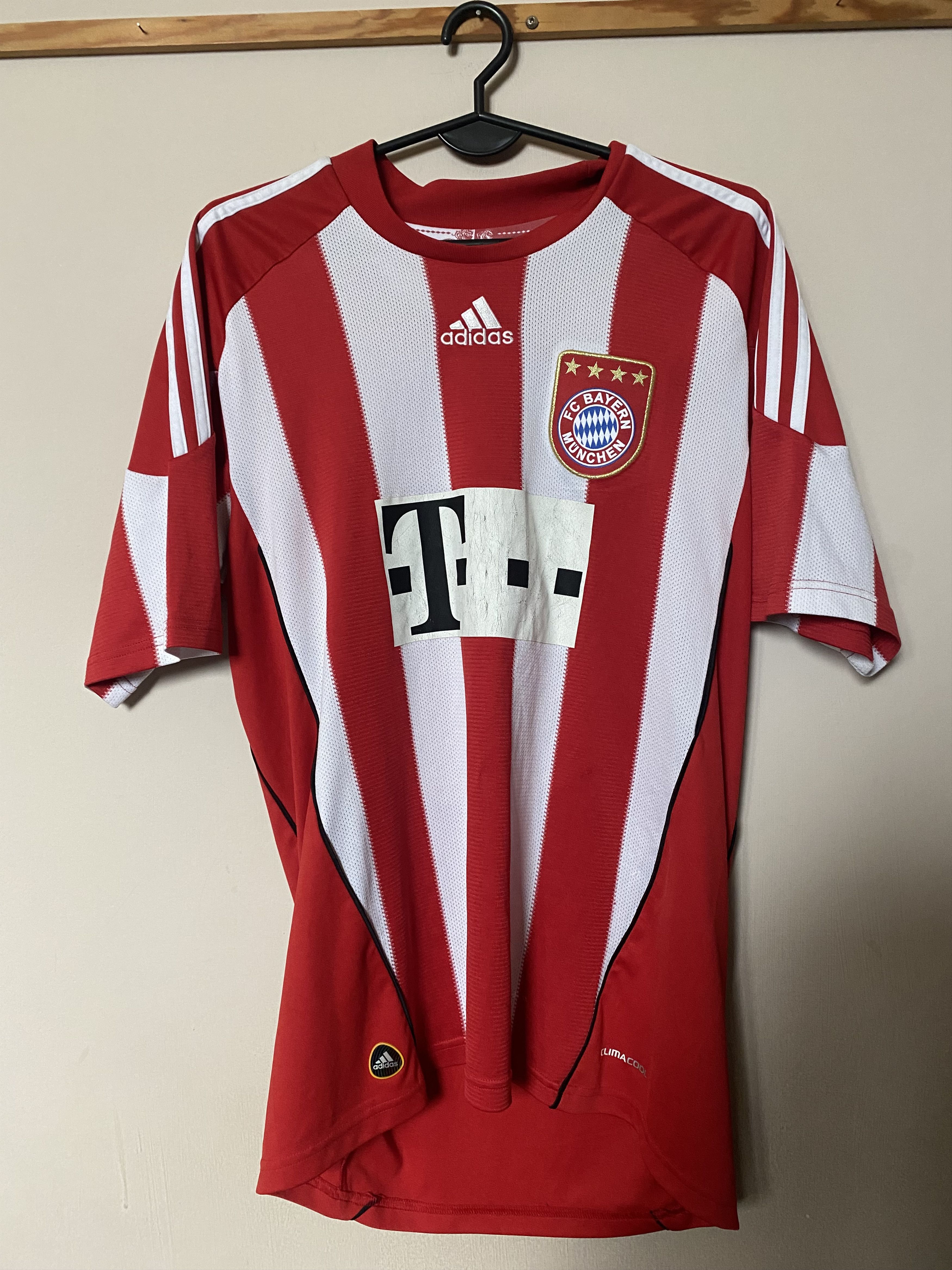 Adidas BAYERN MUNICH F.C. 2010 - 2011 - Adidas - M/L - UNIQUE Size US M / EU 48-50 / 2 - 1 Thumbnail